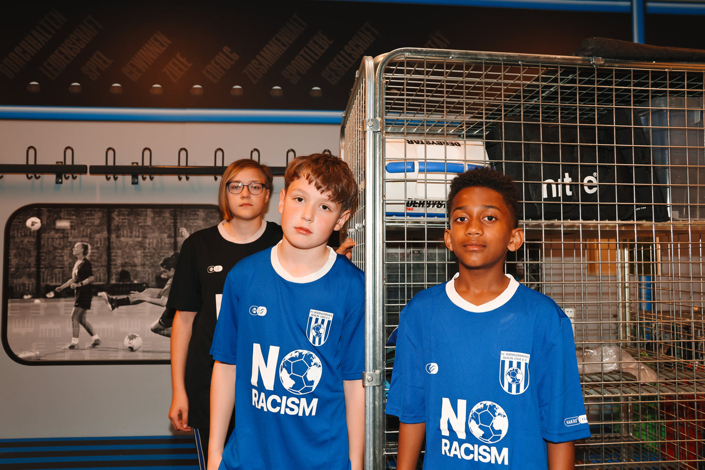 NEU - Kinder Trainingsshirt, blau