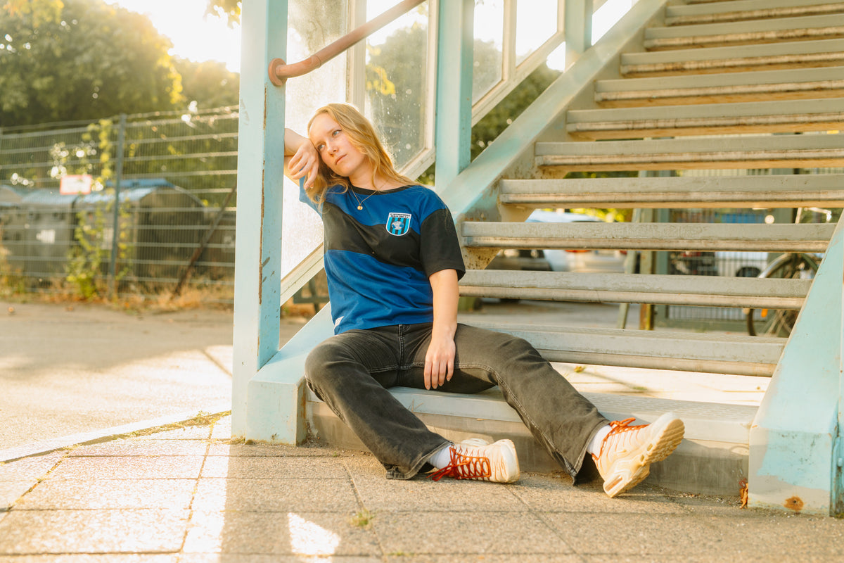Special Leftover-Fabrics T-Shirt, blau-schwarz, unisex